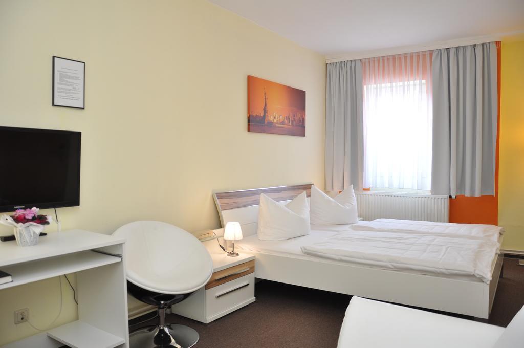 Hotel An Der Kapelle Майнинген Экстерьер фото