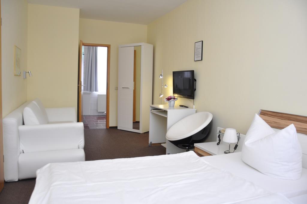 Hotel An Der Kapelle Майнинген Экстерьер фото