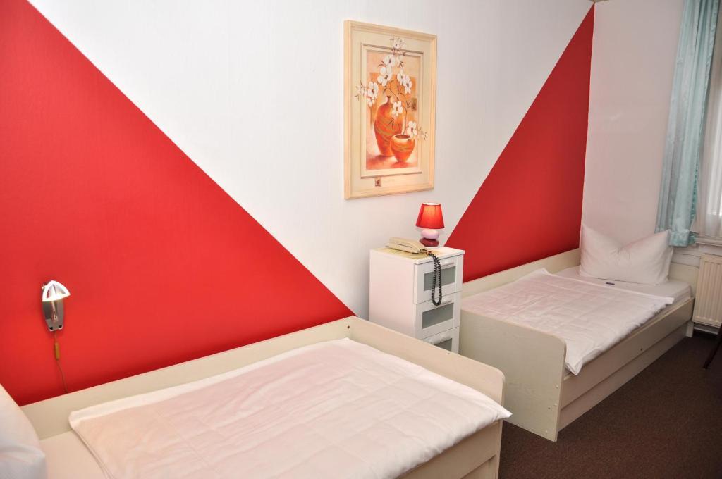 Hotel An Der Kapelle Майнинген Экстерьер фото